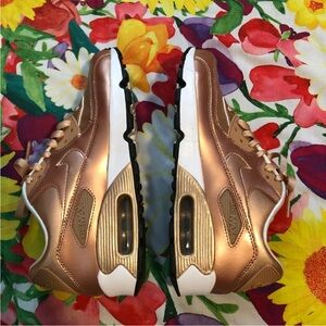 Nike Brown Sneakers with Breathable Upper and Cushioned Soles